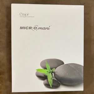 Emoji Micro-Mani Mail Polisher